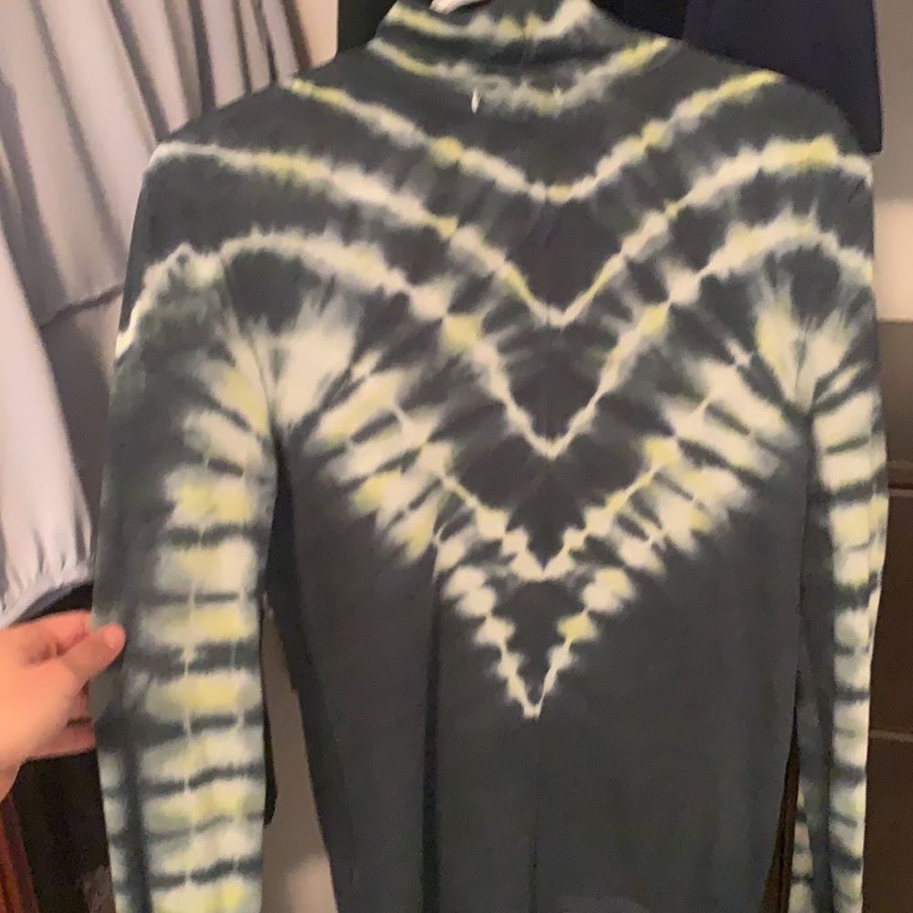 Free People - Green Tie Dye Turtle Neck - Picture 4 of 4